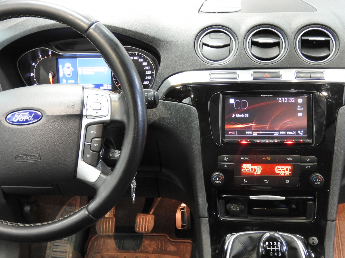 Ford S-Max.jpg